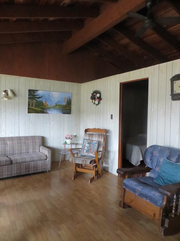 Maciver'S Motel And Camp Blind River Zimmer foto